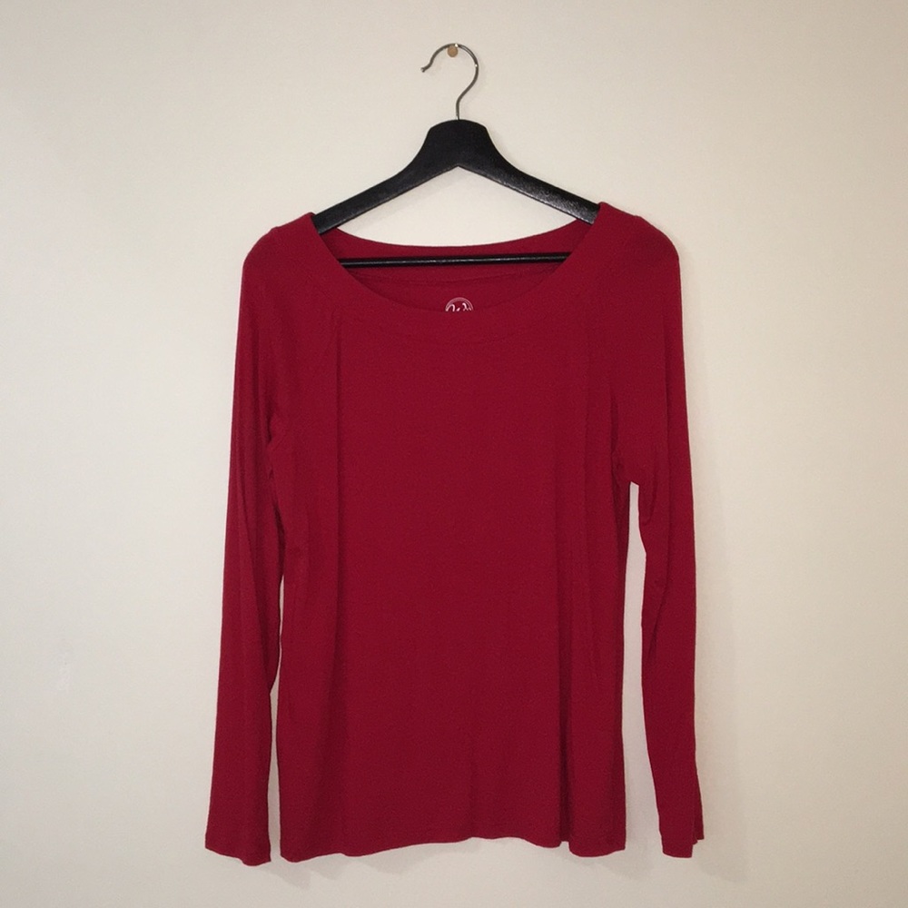 Red long sleeve shirt✨